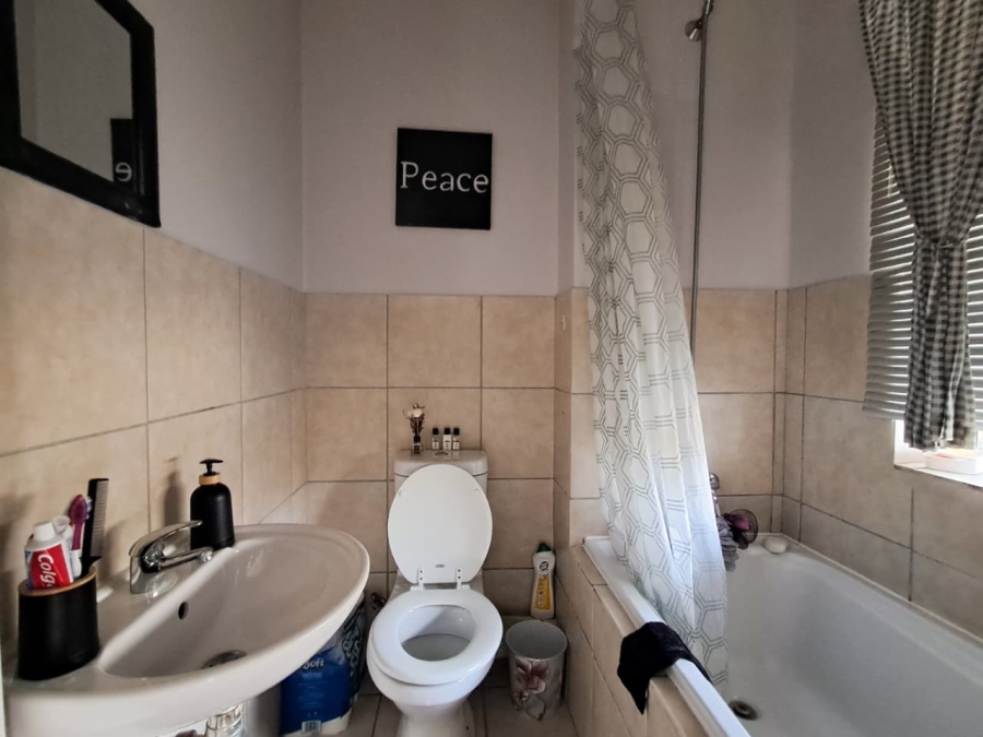 To Let 2 Bedroom Property for Rent in Kraaifontein East Western Cape